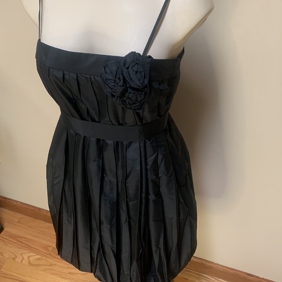 100% Silk Laundry Black Pleated Puff Party Dress - Picture 4 of 12